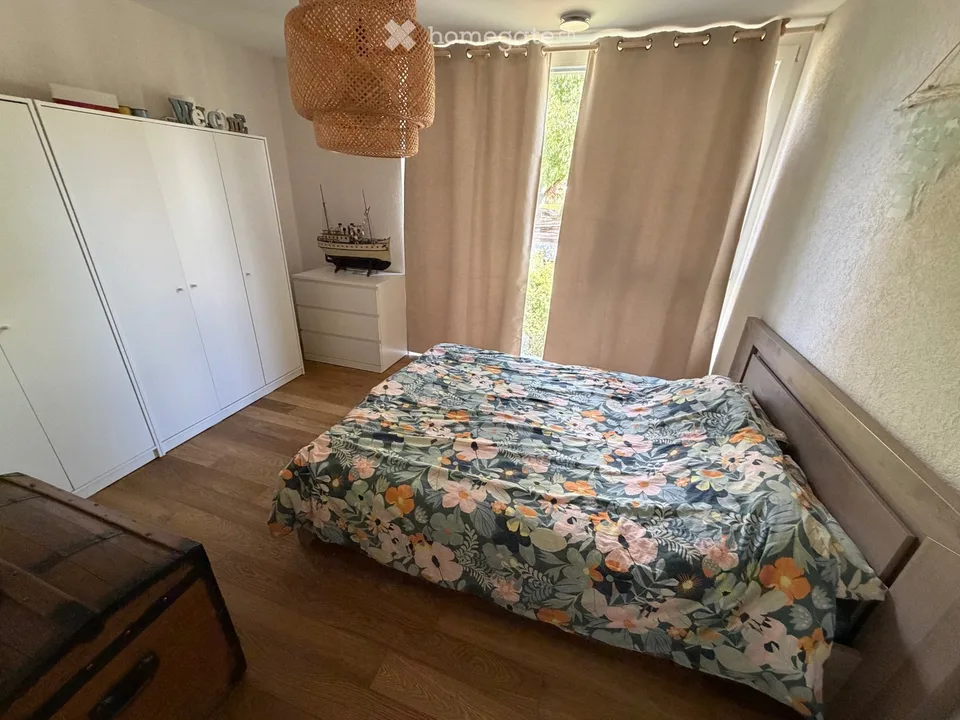 Spacious 4.5-room apartment with garden in Engollon