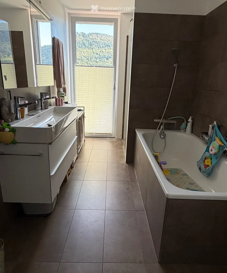 Spacious 4.5-room apartment with garden in Engollon