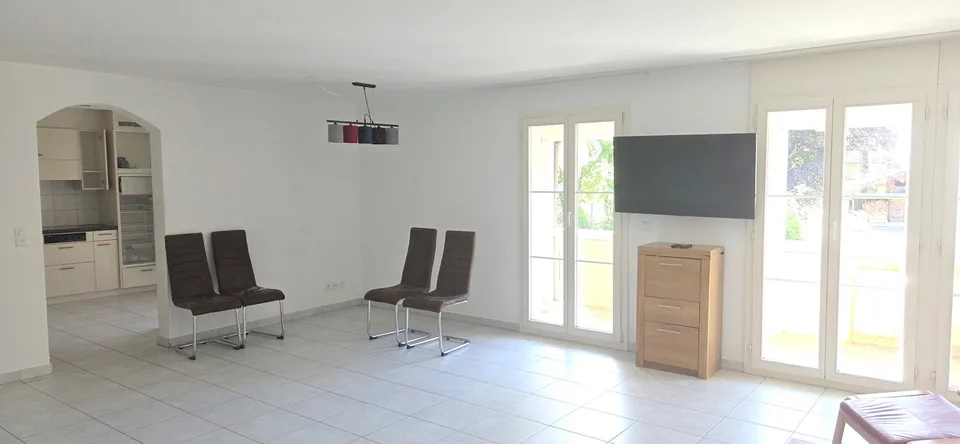 Appartement de 5,5 pièces bien entretenu avec balcon et belle vue à Zurzach-Böbikon