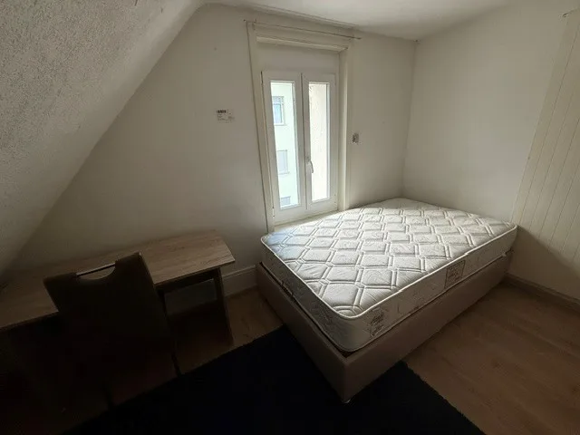 Chambre meublée dans un appartement de 3 pièces (colocation) au 2e étage à louer