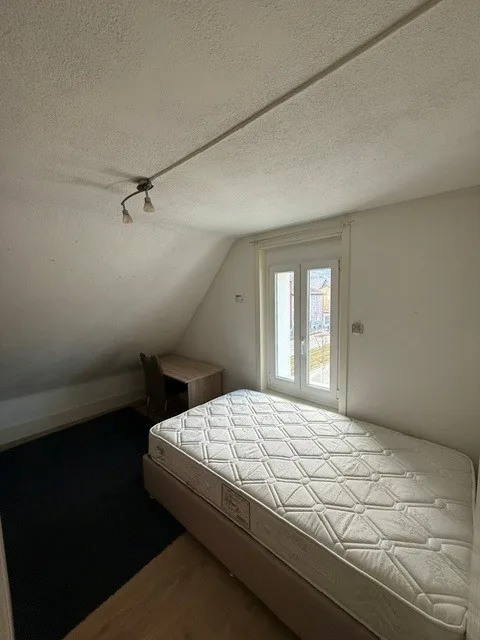 Chambre meublée dans un appartement de 3 pièces (colocation) au 2e étage à louer