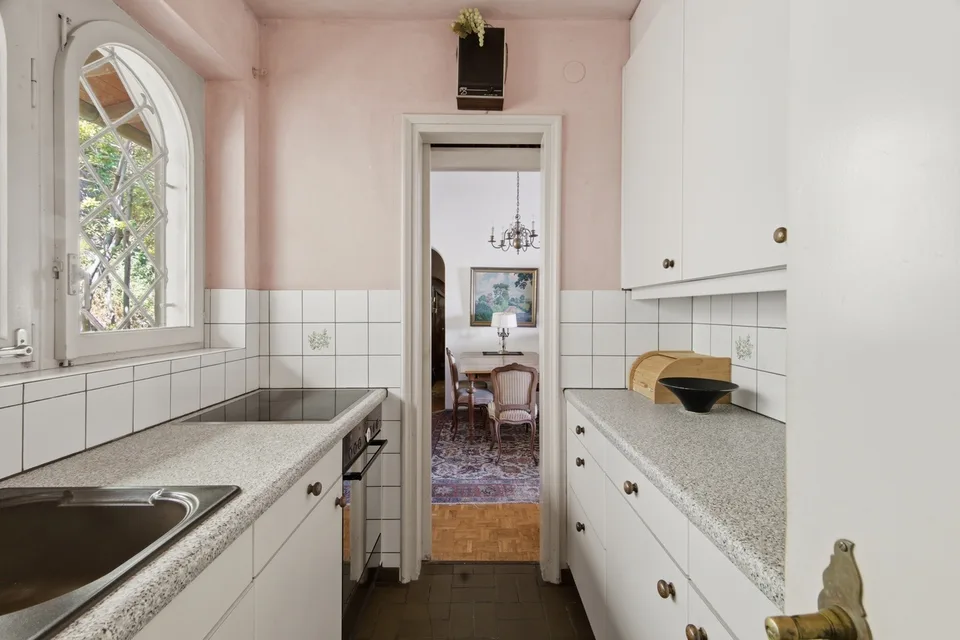 Casa da ristrutturare con piscina e vista panoramica sul Lago Maggiore