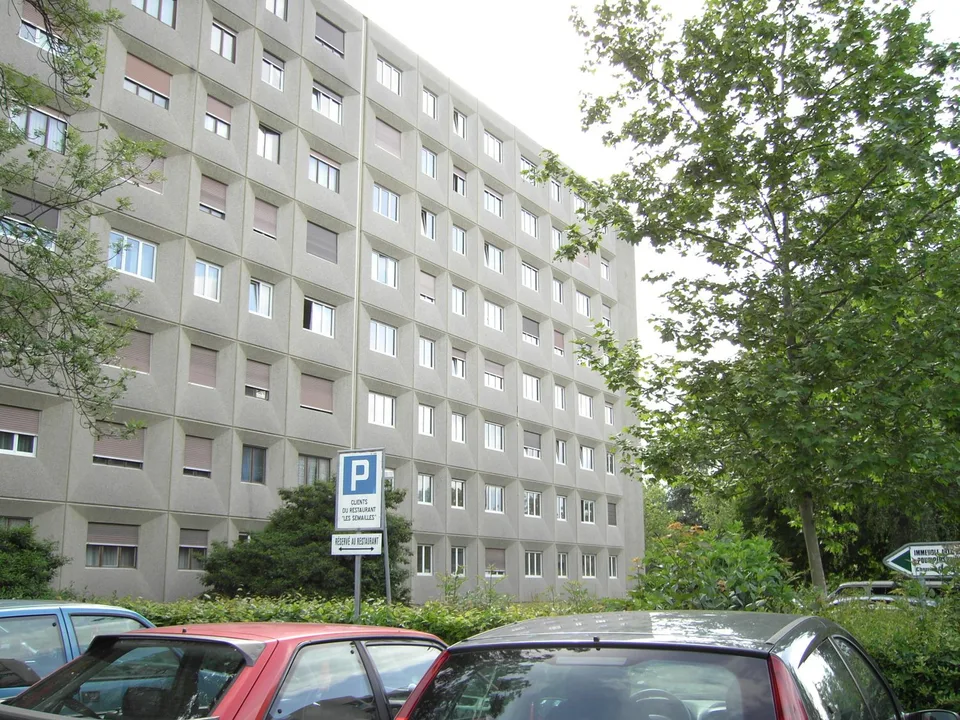 Place de parking située au 1er sous-sol.