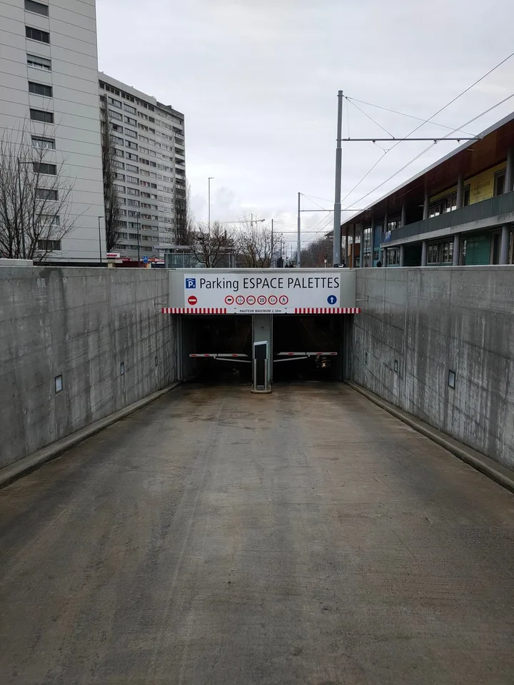 Place de parking, située en sous-sol.