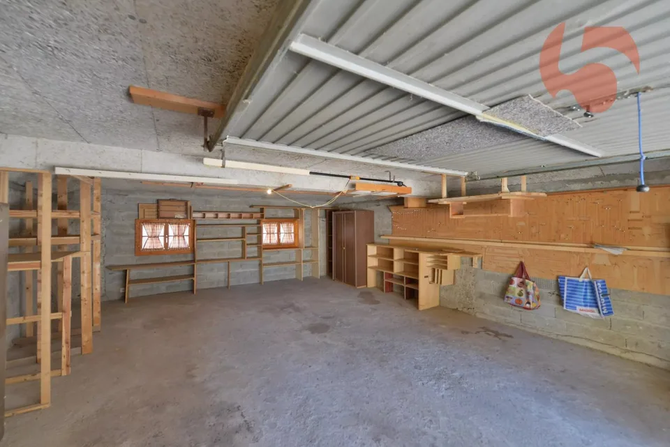Echtes Dorfhaus mit großem Potenzial und Garage sowie Carnotzet – Foto 11 von 13