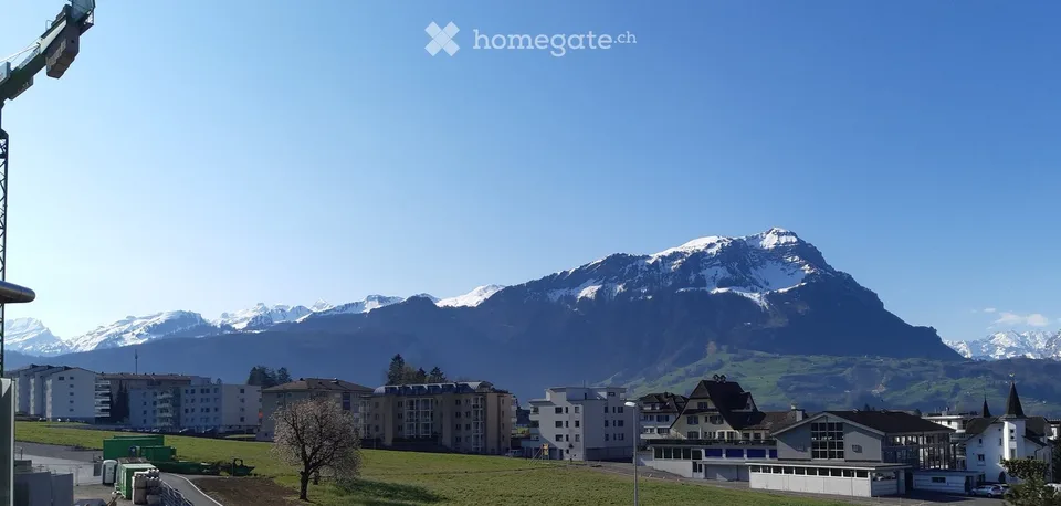 Gemütliche 4-Zimmer-Wohnung mit Balkon im 4. OG – in Seewen SZ