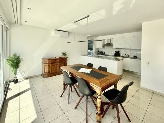 Residenza secondaria - Attico con magnifica vista lago in zona molto tranquilla