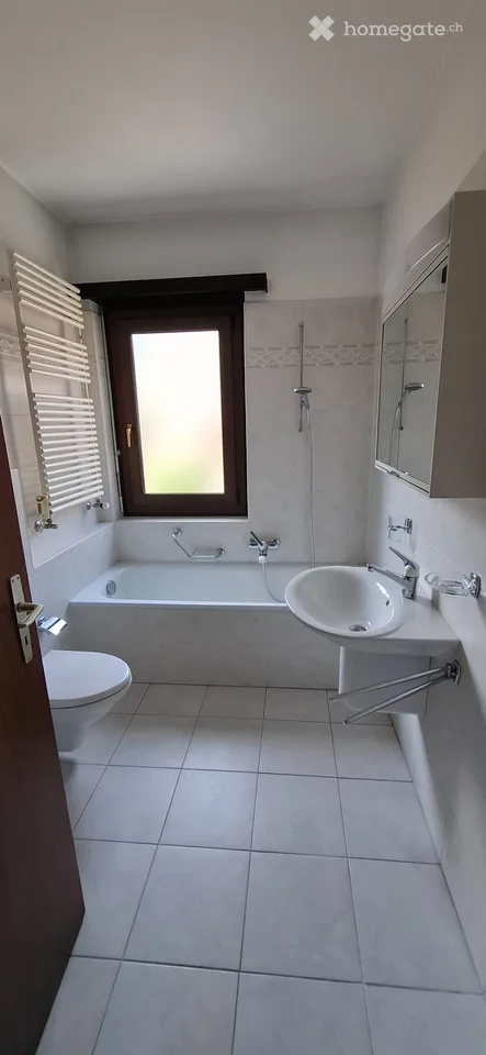 Agno - geräumige 3.5-Zimmer-Wohnung mit Balkon