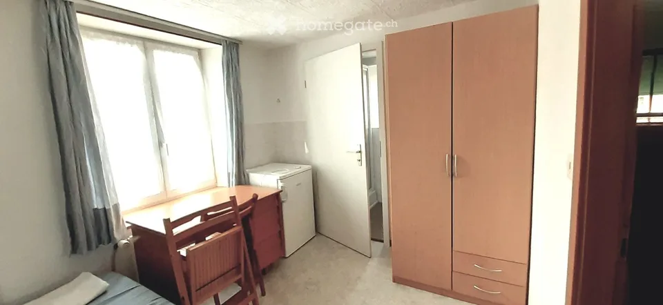 Chambre meublée