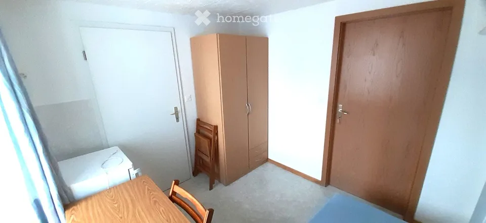 Furnished room