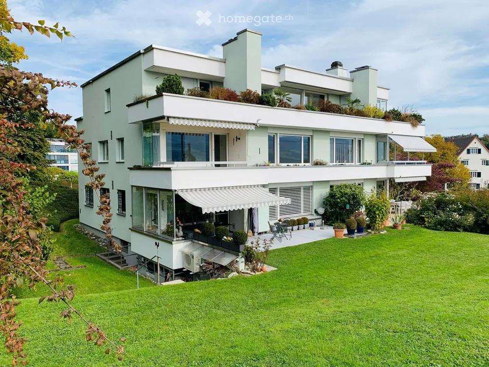 Charmante 3.5-Zimmer-Wohnung mit Seesicht und Balkon in Stäfa