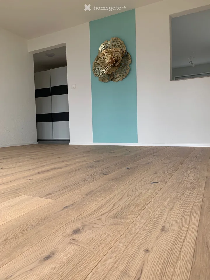 Appartamento luminoso 4.5 locali con balcone e bella vista ad Amden