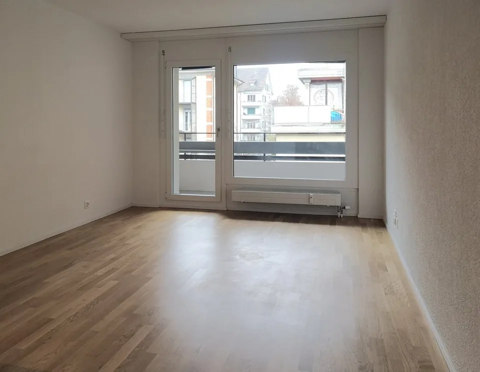 Appartement moderne 2.5 pièces avec balcon dans un emplacement central