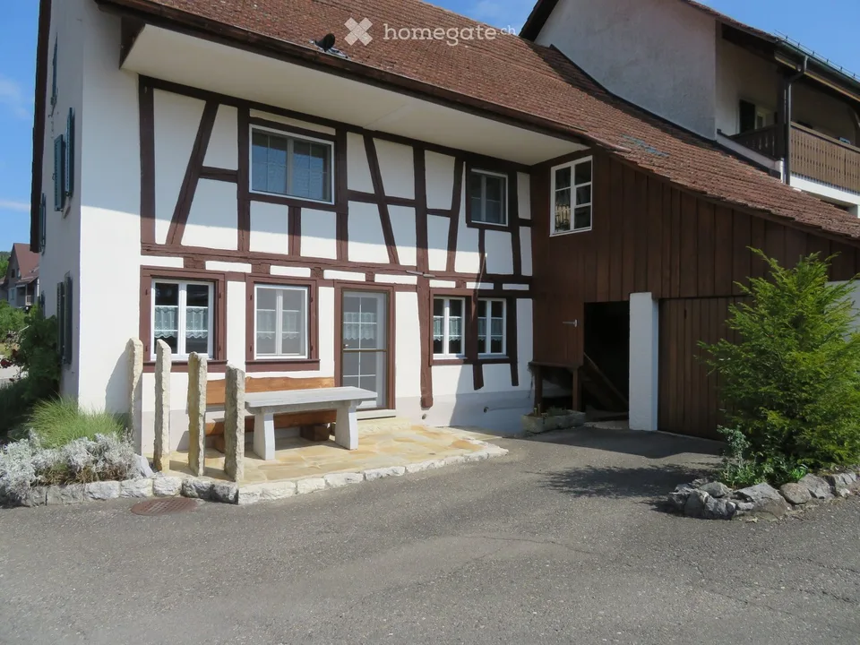 Charmantes Bauernhaus zur Miete in Bachs – 5.5 Zimmer mit Garage und Sitzplatz