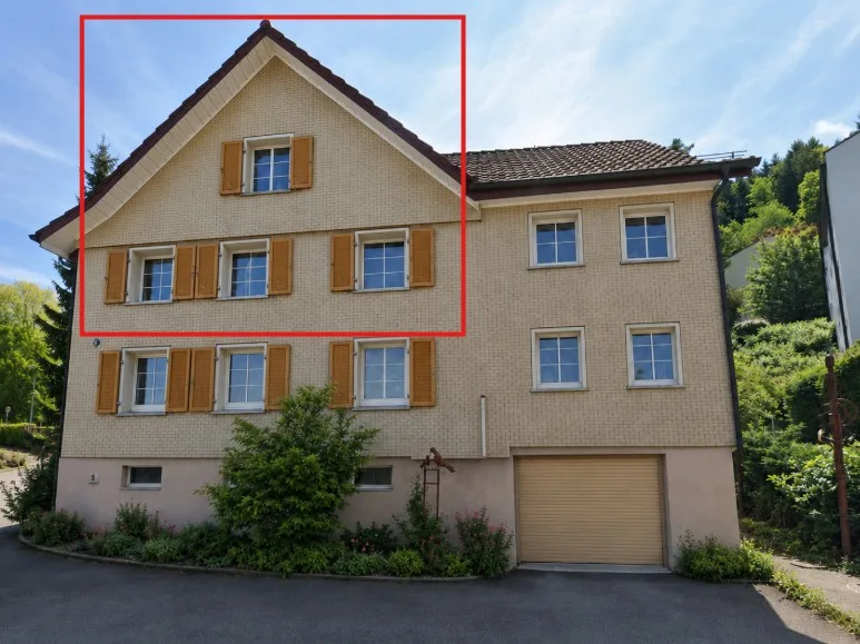 Gemütliche 5-Zimmer-Altbauwohnung mit einer Raumhöhe von 2.10 m