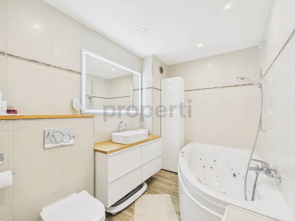 Casa familiare, ristrutturata con stile