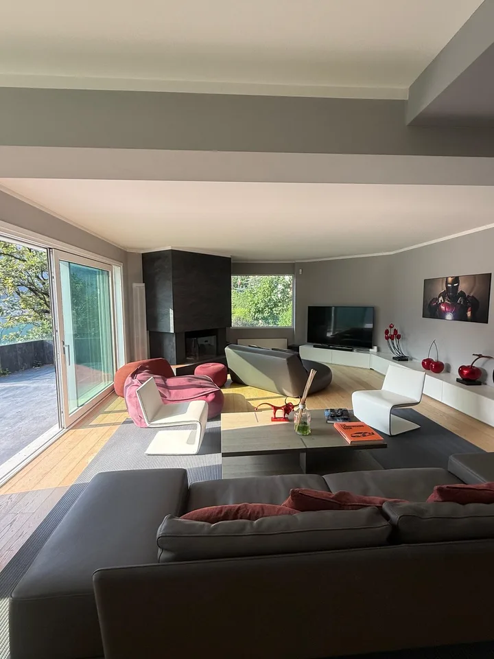 Esclusiva villa di lusso con piscina coperta e vista lago – Foto 7 von 41