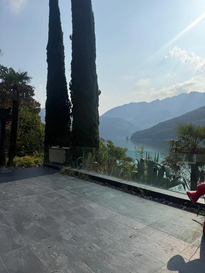 Esclusiva villa di lusso con piscina coperta e vista lago – Foto 4 von 41