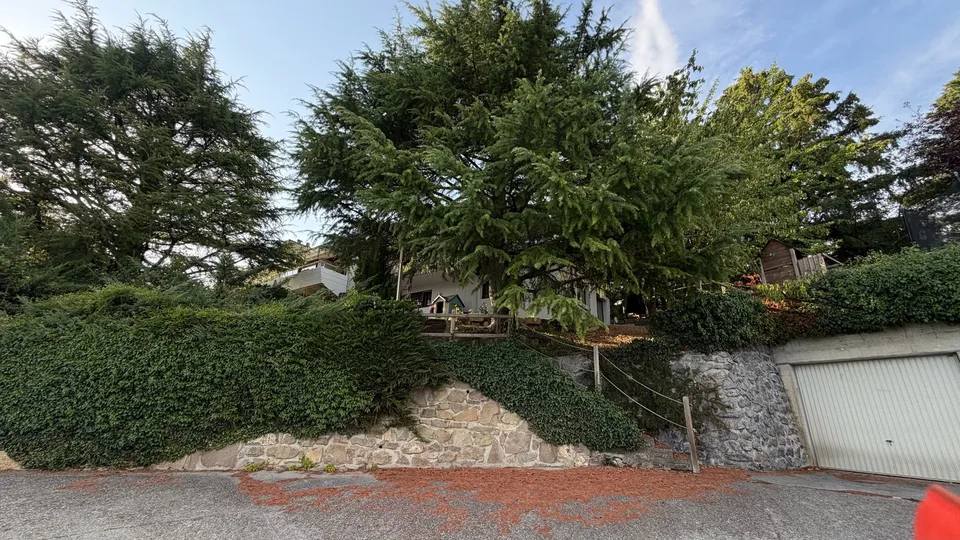 Helles Villa mit Blick auf den See und die Weinberge – Foto 19 von 19