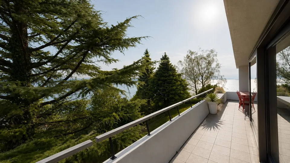 Bright villa of standing in an exceptional setting in Grandvaux, with a view of the lake and the vineyards