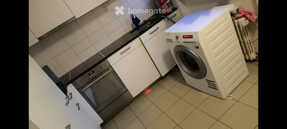 WG Zimmer in 4 Raum Wohnung zu vermieten
