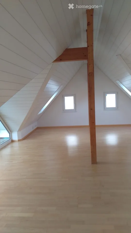Bright 4.5-room maisonette apartment with balcony in Trimbach