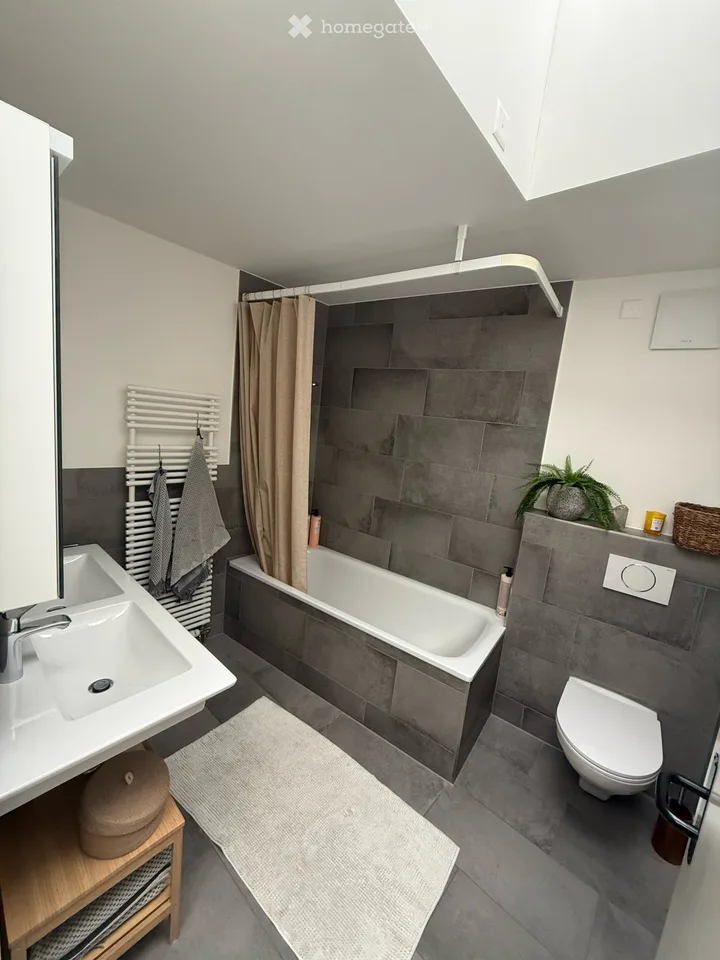 Helle 171 m² 4.5-Zimmer-Wohnung mit Cheminée und Balkon