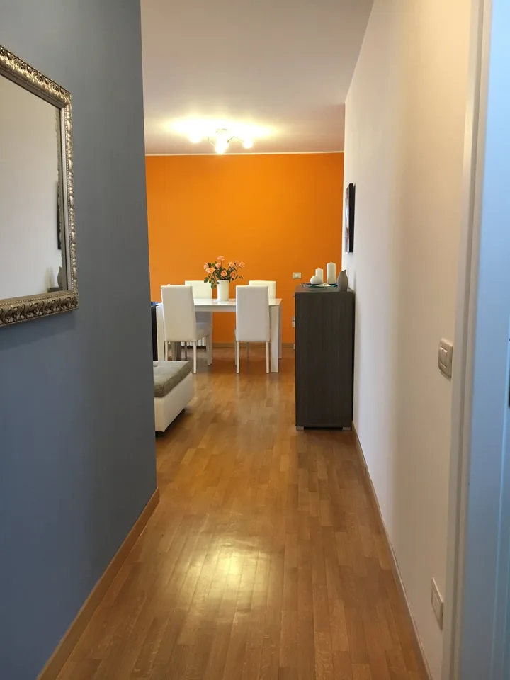 STUPENDO 2 LOCALI CON TERRAZZO VISTA LAGO POSTO AUTO COPERTO