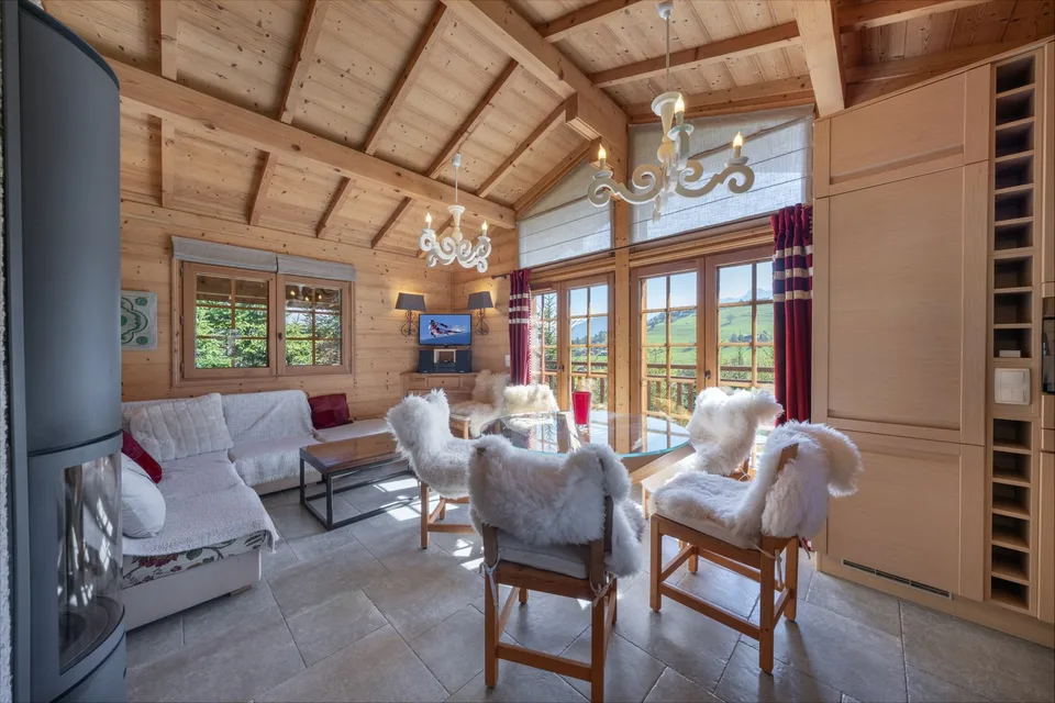 Exceptional property of two independent chalets with studio, facing Mont-Blanc