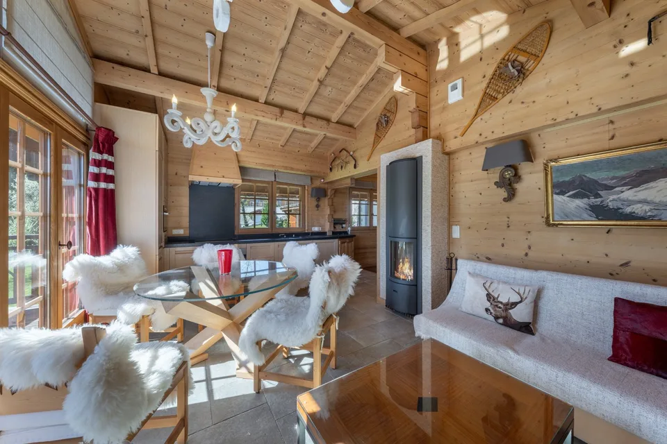 Exceptional property of two independent chalets with studio, facing Mont-Blanc