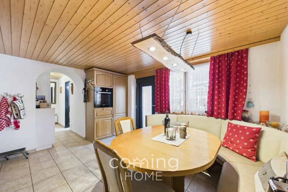 A retreat in the Saas Valley - a stylish house with panoramic mountain views in peaceful Eisten