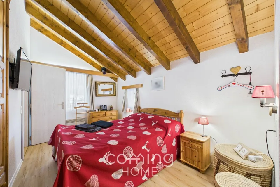 A retreat in the Saas Valley - a stylish house with panoramic mountain views in peaceful Eisten