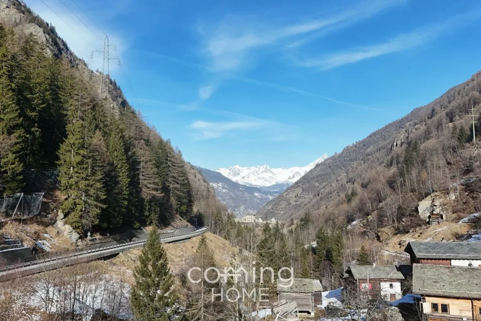 A retreat in the Saas Valley - a stylish house with panoramic mountain views in peaceful Eisten