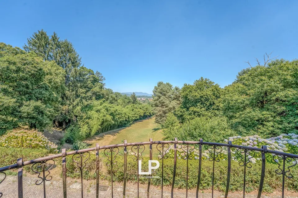Villa im Stadtzentrum mit Pool und historischem Park und Blick auf den Fluss T – Foto 10 von 13