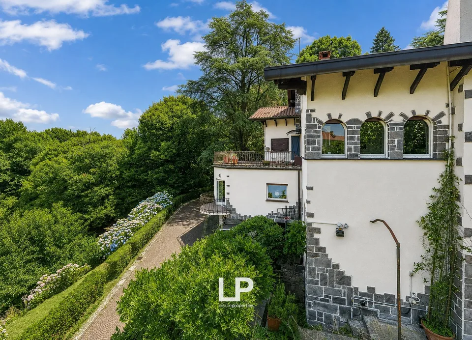 Villa im Stadtzentrum mit Pool und historischem Park und Blick auf den Fluss T – Foto 6 von 13
