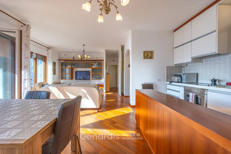 Elegantes Apartment mit 3 Räumen und Seeblick in Campione d'Italia