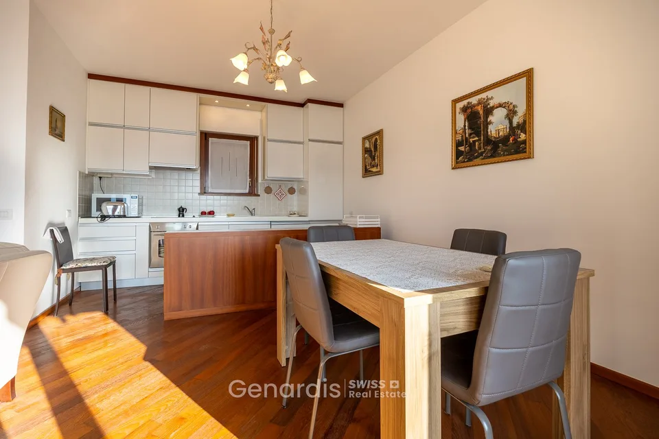 Elegantes Apartment mit 3 Räumen und Seeblick in Campione d'Italia