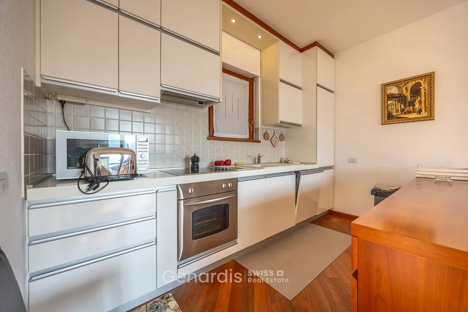 Elegantes Apartment mit 3 Räumen und Seeblick in Campione d'Italia