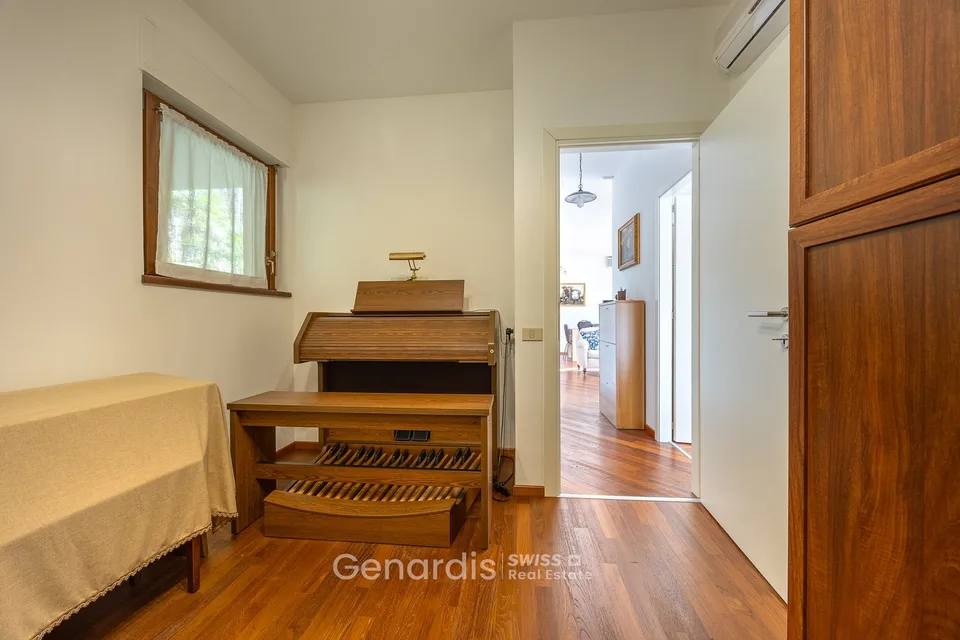 Elegantes Apartment mit 3 Räumen und Seeblick in Campione d'Italia