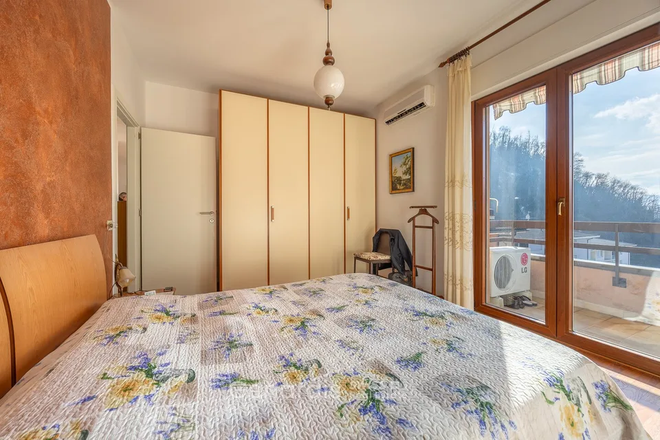 Elegantes Apartment mit 3 Räumen und Seeblick in Campione d'Italia