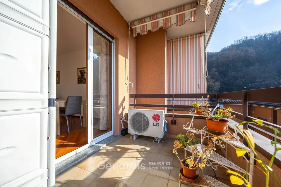 Elegantes Apartment mit 3 Räumen und Seeblick in Campione d'Italia