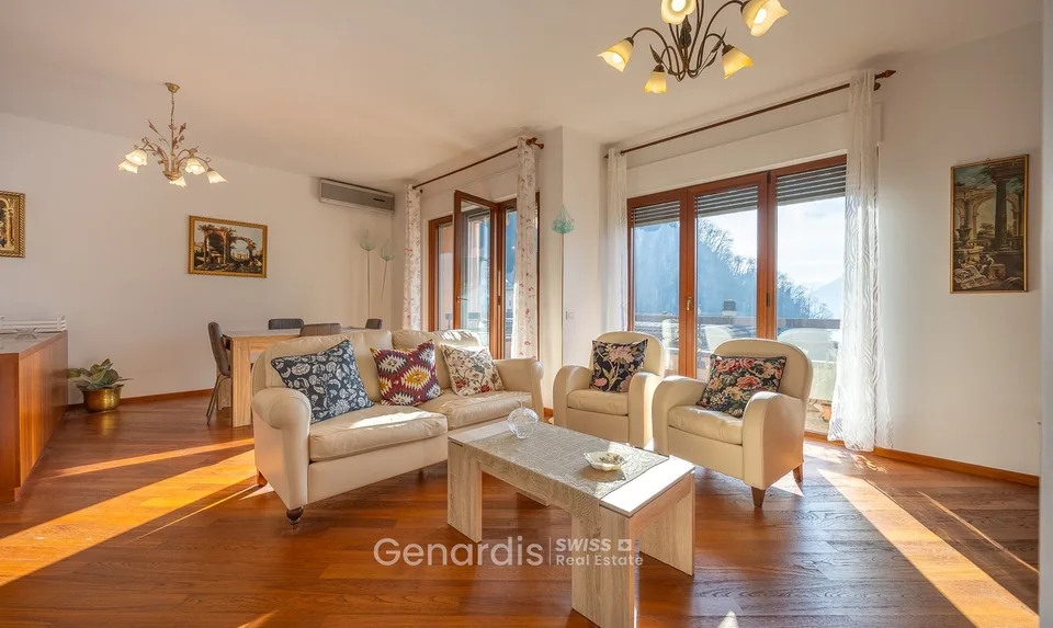 Elegantes Apartment mit 3 Räumen und Seeblick in Campione d'Italia