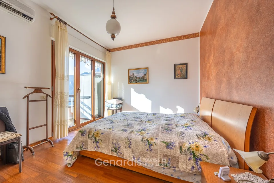 Elegantes Apartment mit 3 Räumen und Seeblick in Campione d'Italia