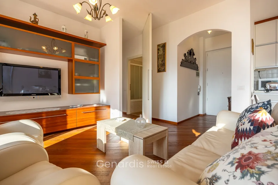 Elegantes Apartment mit 3 Räumen und Seeblick in Campione d'Italia