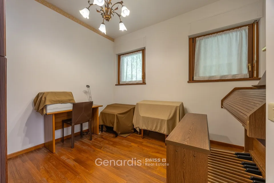 Elegantes Apartment mit 3 Räumen und Seeblick in Campione d'Italia