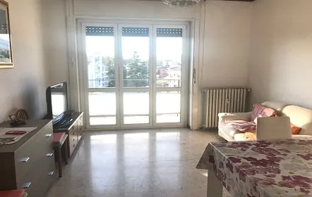 Helles 3.5-Zimmer-Apartment mit Balkon in Varese – Sofort verfügbar