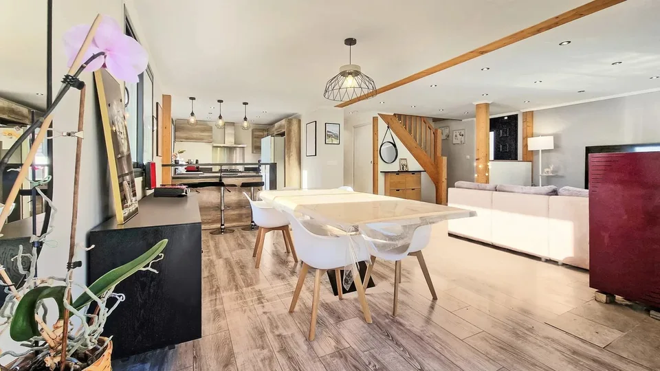 Spacieux chalet moderne T9 à Mijoux