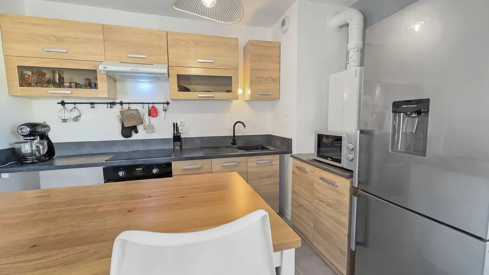 Neues T2 mit Terrasse im letzten Stock in Annecy Chavanod