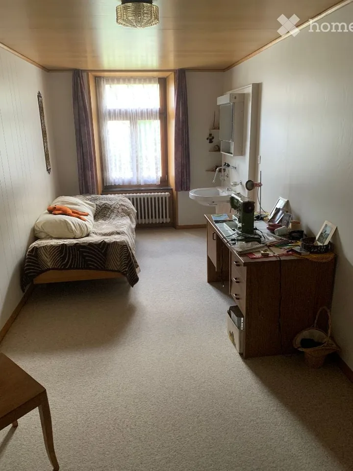 Historisches 5.5-Zimmer-Reiheneinfamilienhaus in Mitlödi