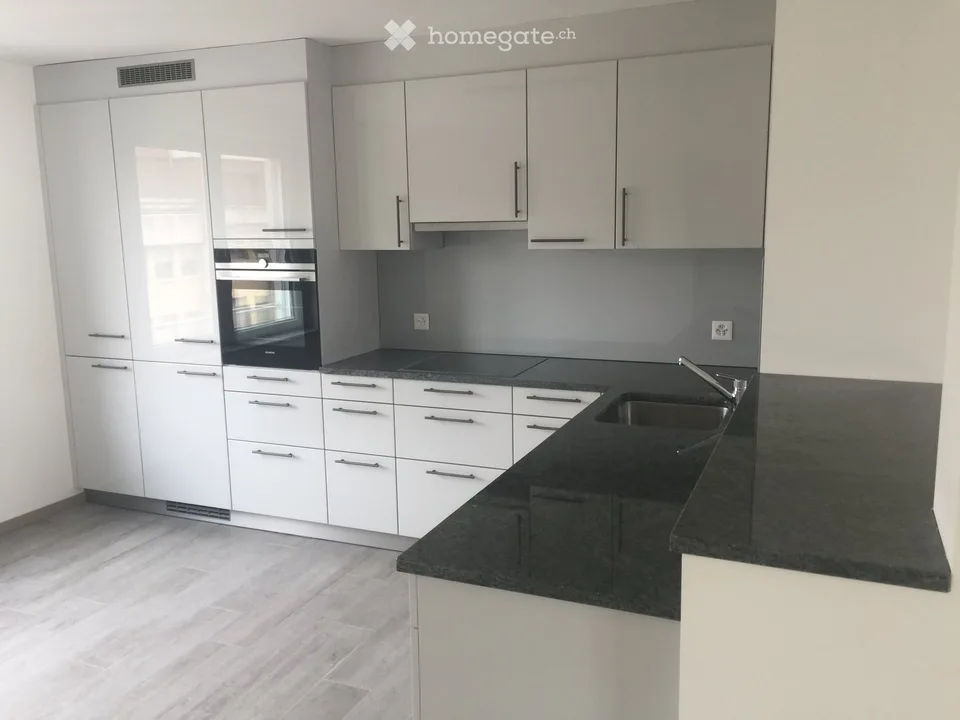 Helle 2.5-Zimmer-Wohnung mit Balkon in Birsfelden – ab September 2026